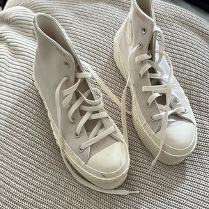 Converse all star platforms size 7